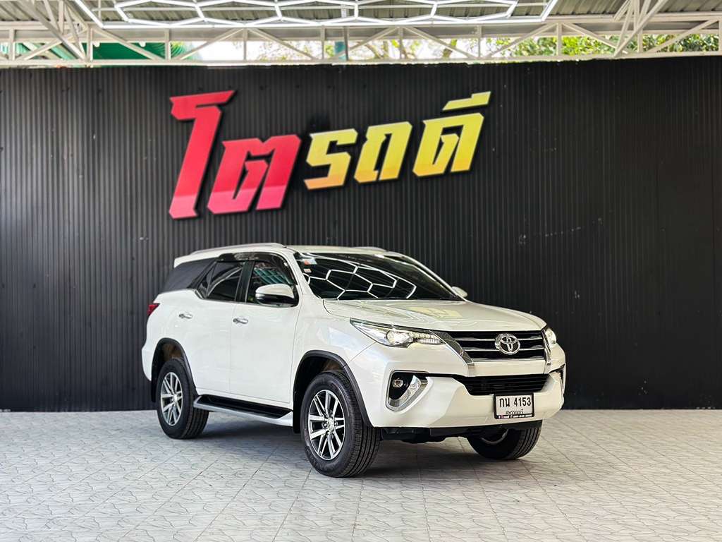Toyota Fortuner AT 2.4 V 2018  กน 4153