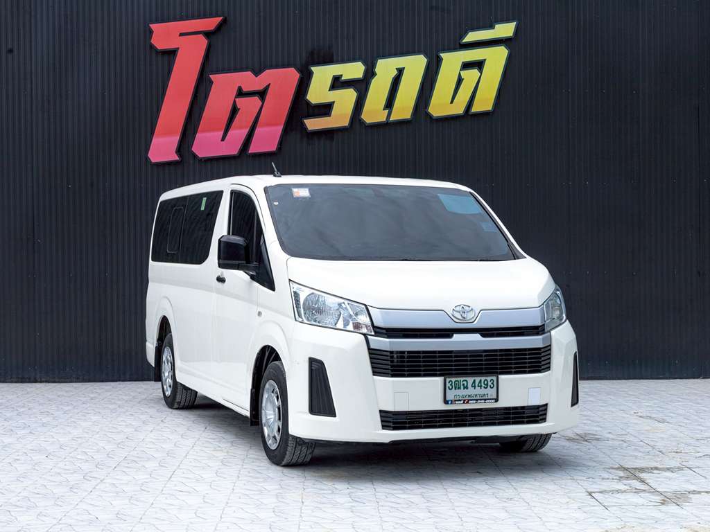 Toyota Hiace MT 2.8 2021 นจ 2966