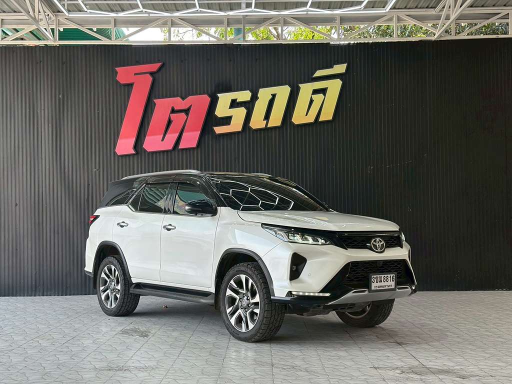 Toyota FORTUNER AT 2.4 LEGENDER 2022  3ขณ 8816