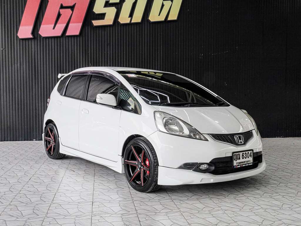 Honda JAZZ GE AT 1.5 2010  ทะเบียนรถ : ญณ 6304