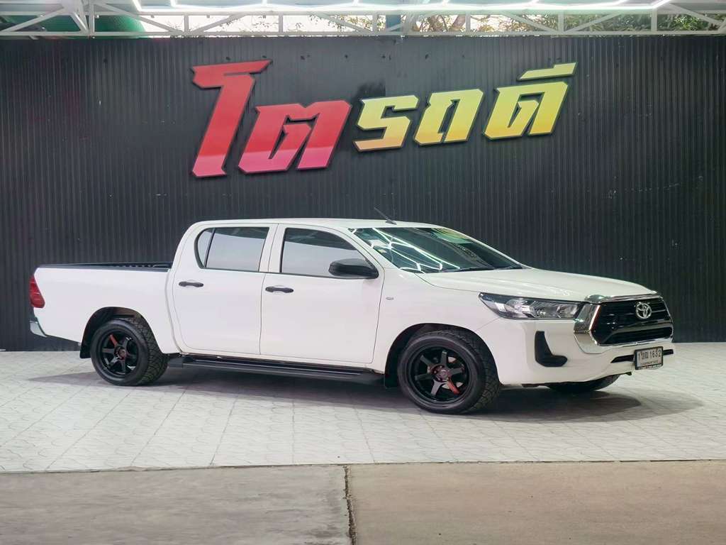 Toyota Revo สี่ประตูเตี้ย AT 2.4 MID**ไมล์ไม่แท้ 2020 1ขฒ1632