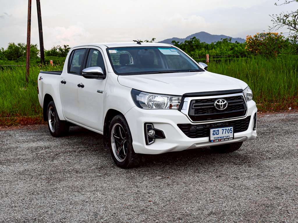 Toyota REVO สี่ประตููเตี้ย MT 2.4 J+ 2019 Zedition ฉข 7496