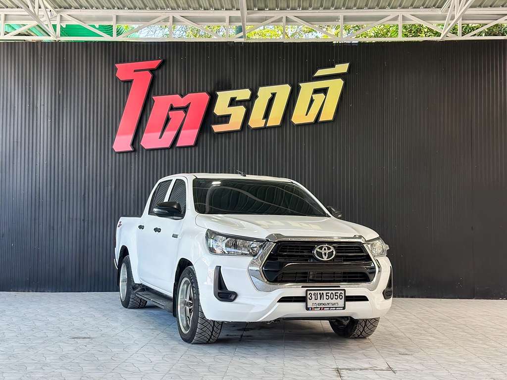 Toyota Revo สี่ประตูเตี้ย AT 2.4 Entry 2022 3ขท 5056 กทม