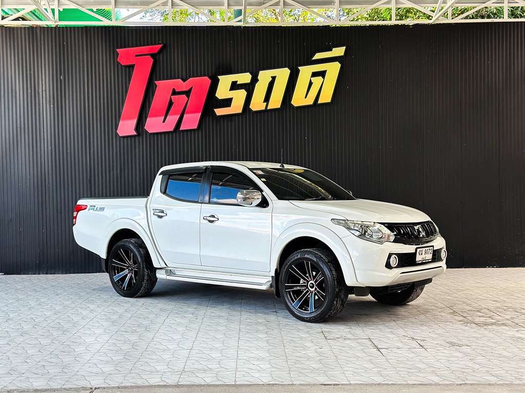 Mitsubishi Triton สี่ประตูสูง AT 2.4 GLS 2017 งน 9072 ชลบุรี