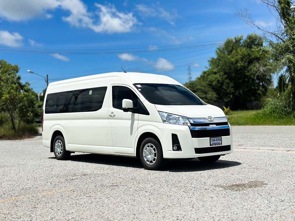 Toyota Commuter AT VIP 2.8 2023 1นฉ 6264 กทม