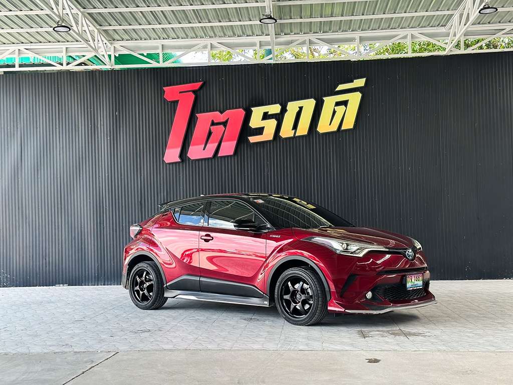 Toyota CH-R AT Hybrid 1.8  กจ 1661 ฉะเชิงเทรา