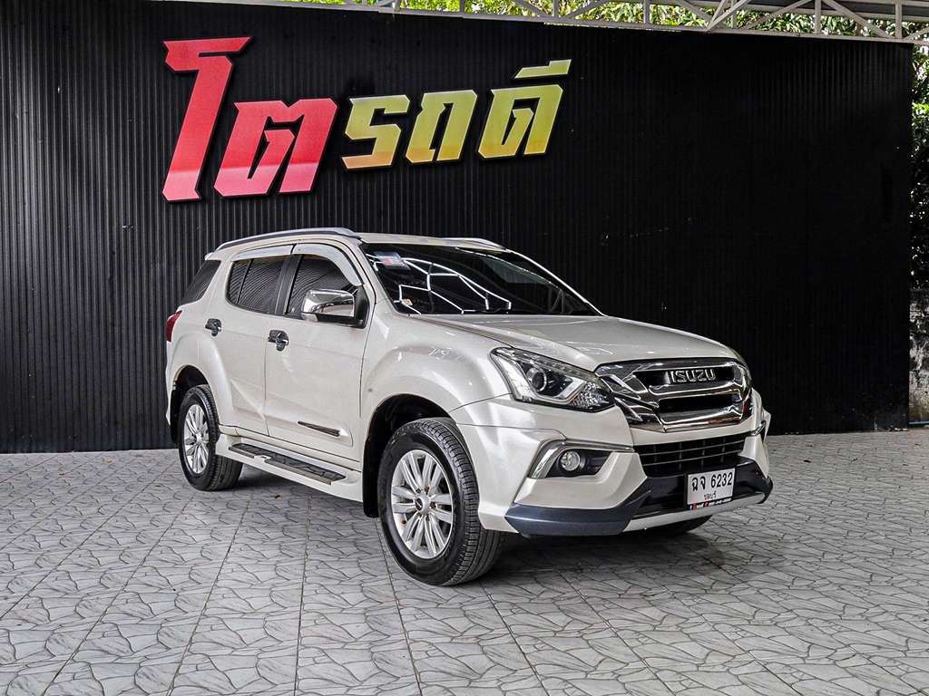 Isuzu MU-X AT 3.0 DVD navi 2017 ทะเบียนรถ : ฉจ 6232