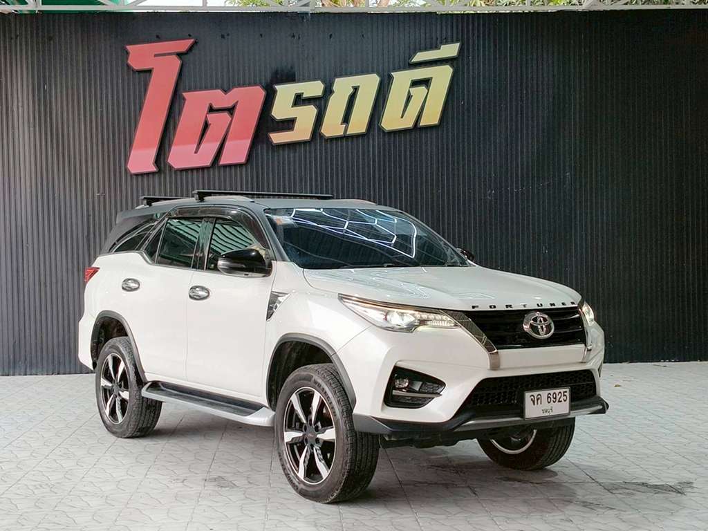Toyota FORTUNER AT 2.8 TRD 4WD 2019  จค 6925