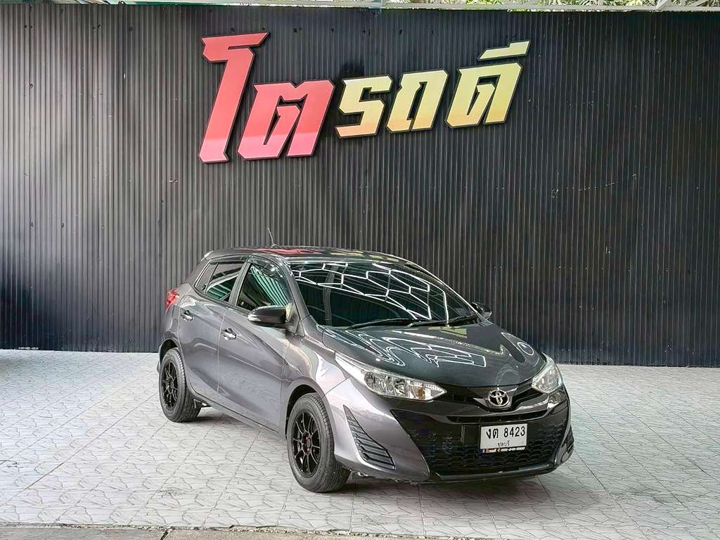 Toyota YARIS AT 1.2 E 2018 ทะเบียน งต 8423