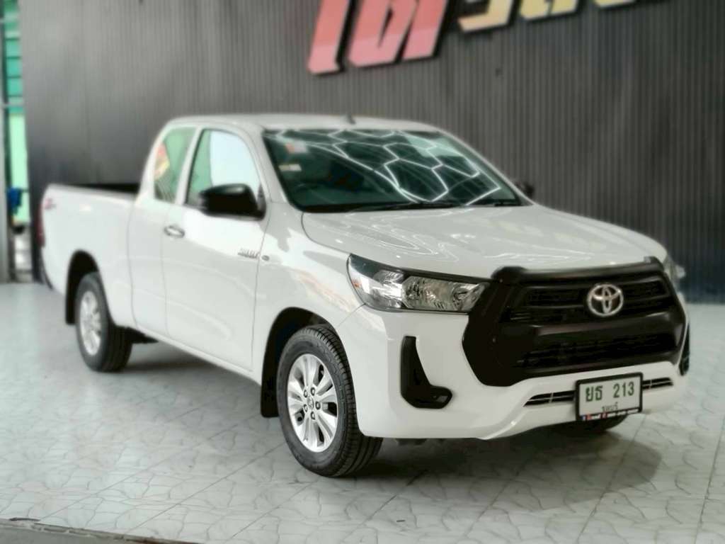 Toyota ไมล์ไม่แท้ REVO CAB เตี้ย MT 2.4 Entry 2020 ทะเบียนรถ : ยธ 213