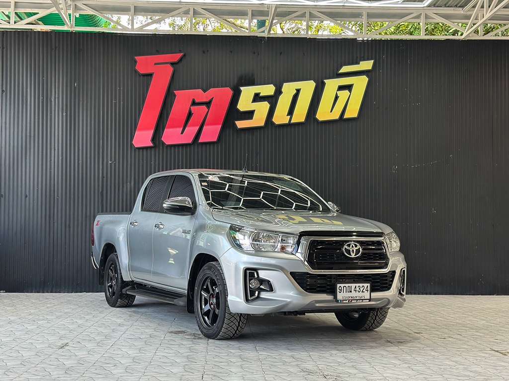 Toyota Revo สี่ประตูเตี้ย MT 2.4 E 2019 ระบบเกียร์ : เกียร์ธรรมดา ทะเบียนรถ : 9กณ 4324