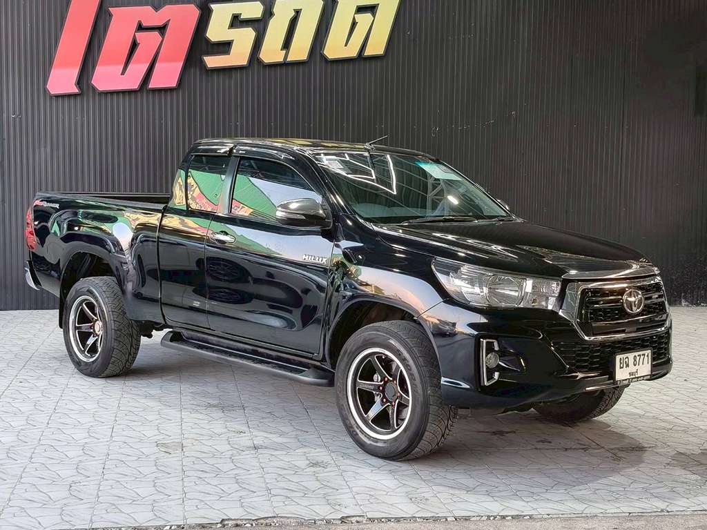 Toyota REVO CAB สูง MT 2.4 E 2016 ยฉ 8771