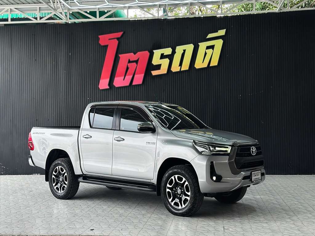 Toyota Revo สี่ประตูสูง AT 2.4 MID 2020 1ขน 8371