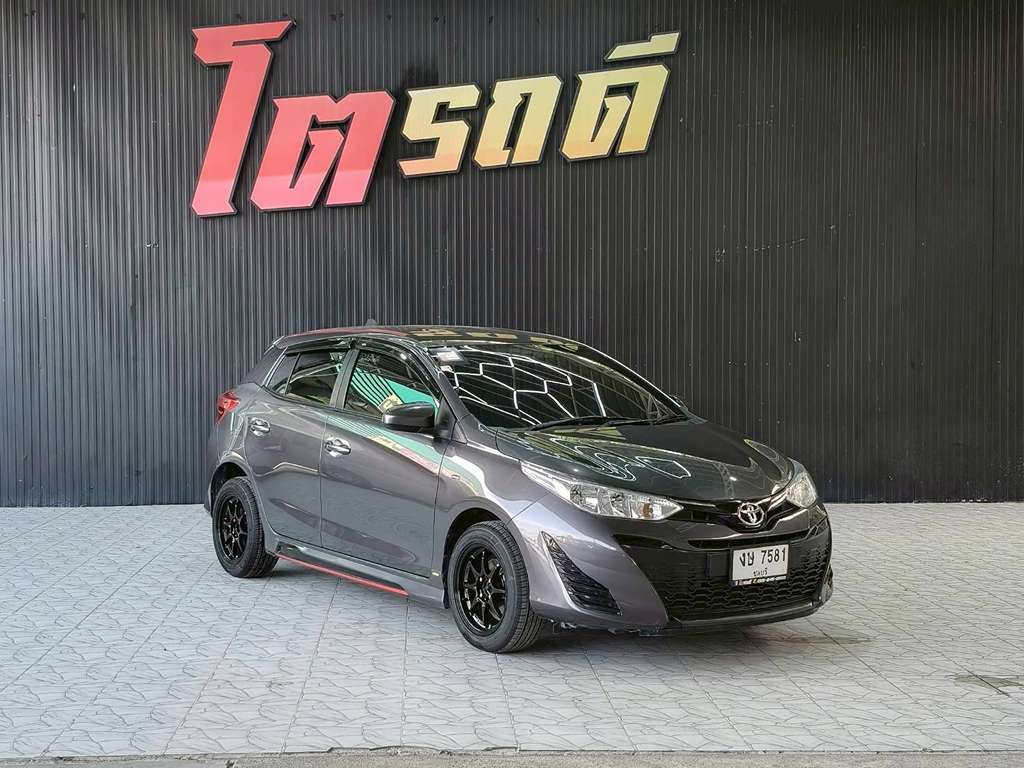 Toyota YARIS HB AT 1.2 ENTRY 2020 ทะเบียนรถ : งษ 7581