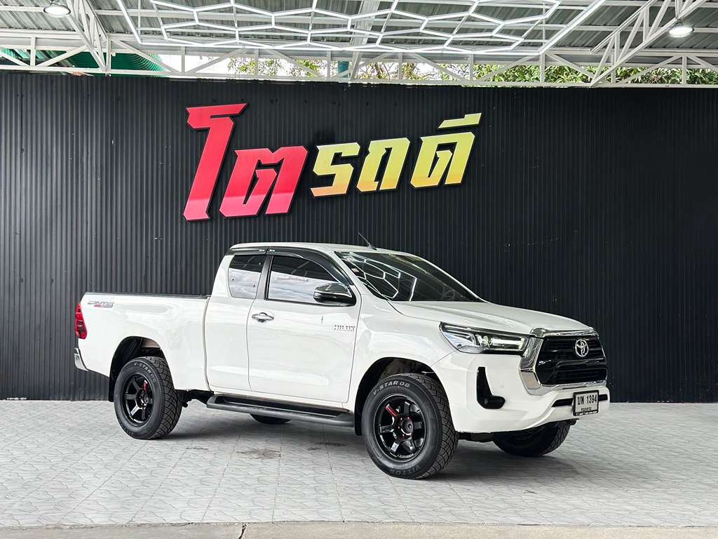 Toyota Revo แคปสูง MT 2.4 MID 2022 บพ 1394