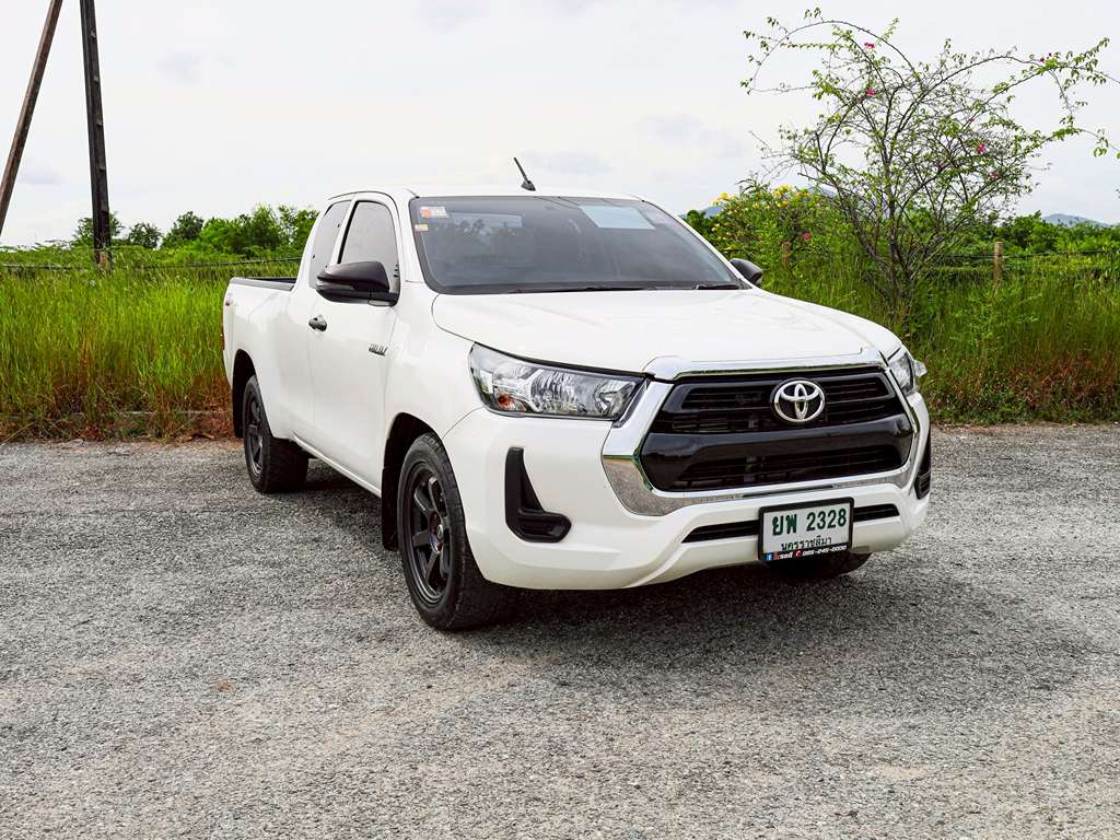 Toyota Revo แคปเตี้ย MT 2.4 Entry 2022 ยพ 2328 นครราชสีมา