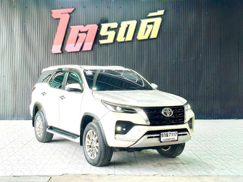 Toyota คืนป้าย FORTUNER AT 2.4 V 2021 ทะเบียนรถ : 5กณ 7117