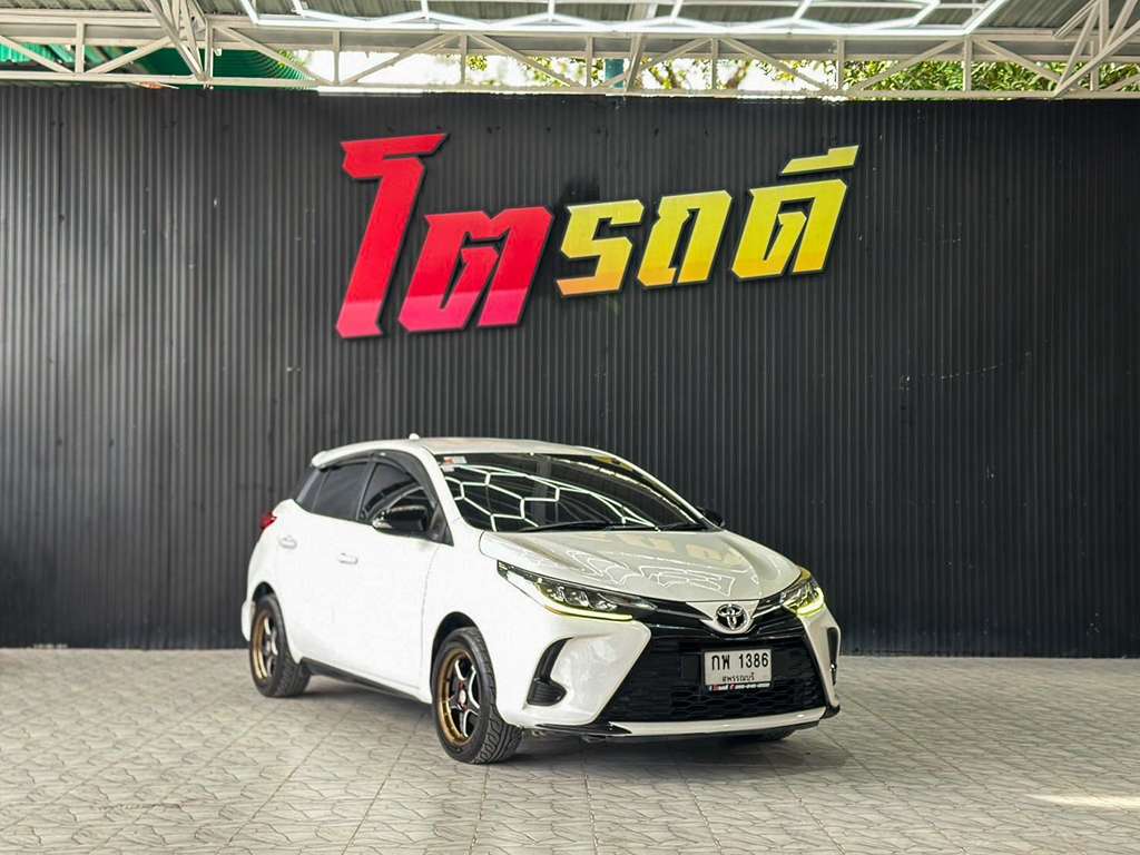 Toyota Yaris AT 1.2 Sport 2020  ฉค 6074  ทะเบียนเดิม : กพ 1386