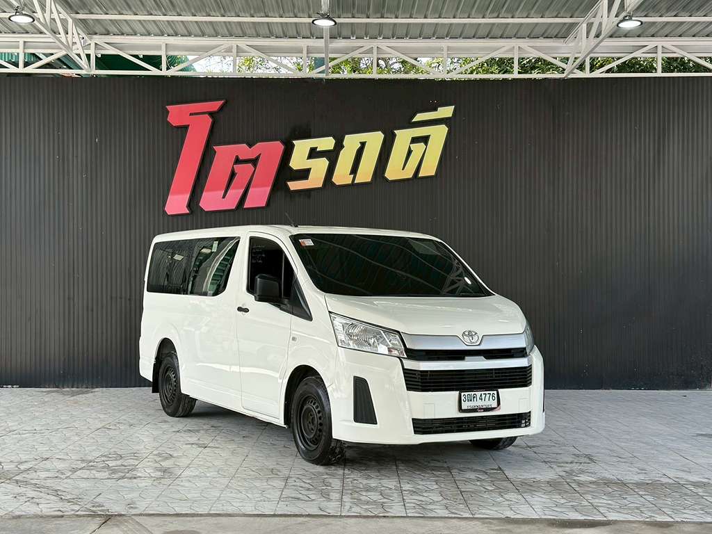 Toyota Hiace MT 2.8 2020  3ฒค 4776 กทม