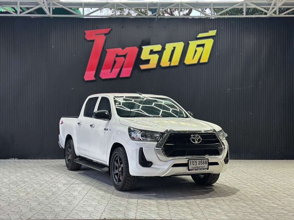 Toyota Revo สี่ประตูเตี้ย AT 2.4 MID 2020 1ขฐ 3566