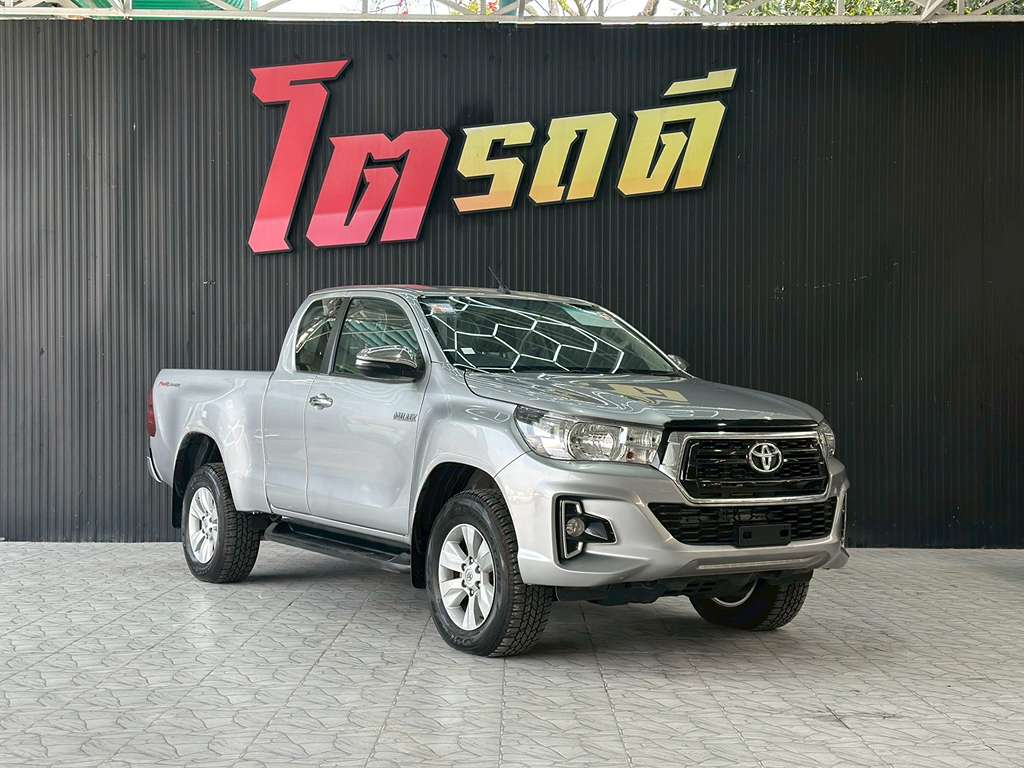 Toyota REVO CAB สูง AT 2.4 E 2018 761080