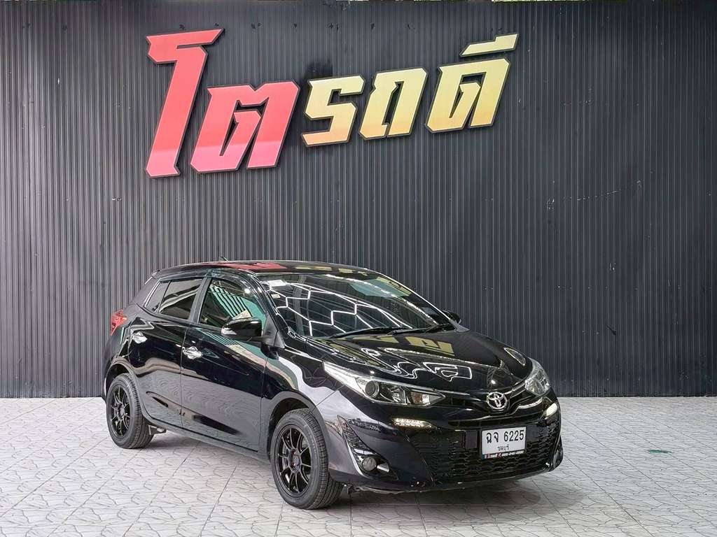 Toyota YARIS AT 1.2 G 2017 ทะเบียนรถ : ฉจ 6225