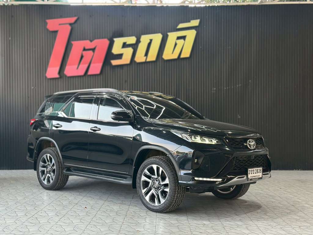 Toyota FORTUNER AT 2.4 LEGENDER 2022 ทะเบียนรถ : 3ขข 2836