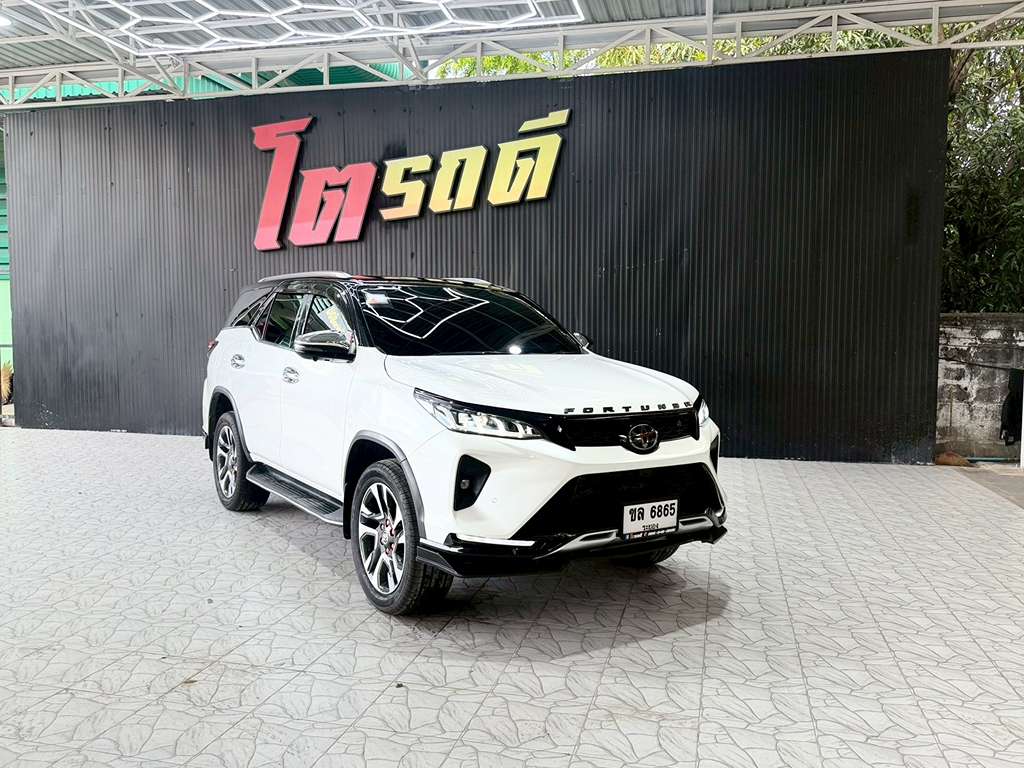 TOYOTA FORTUNER AT 2.4 LEGENDER 2023 ทะเบียนรถ : ขล 6865