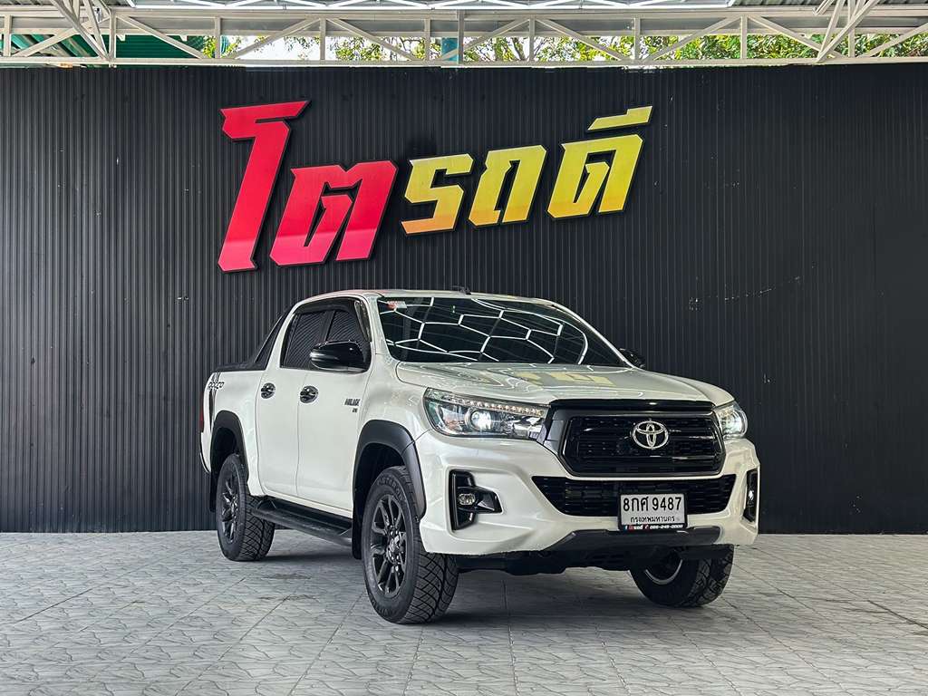 Toyota Revo สี่ประตูสูง AT 2.8 Rocco 2019 ทะเบียนรถ : 8กศ 9487
