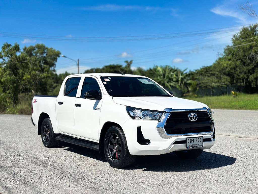 Toyota Revo สี่ประตูเตี้ย MT 2.4 Entry 2022 3ขง 830 กทม