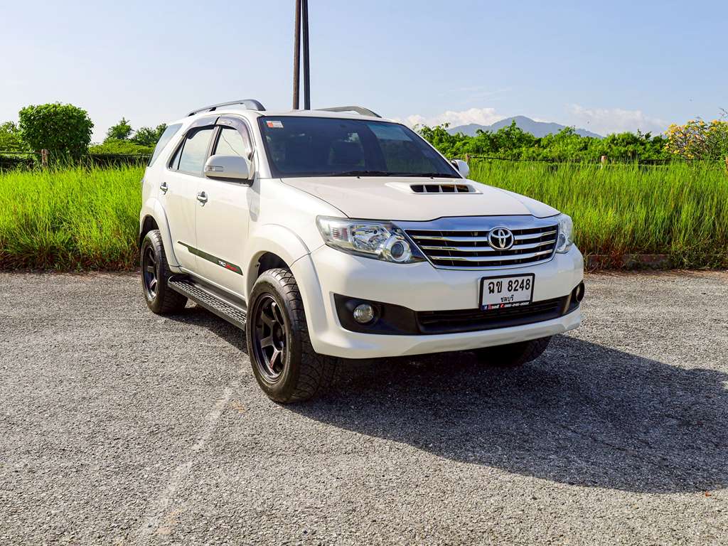 Toyota Fortuner AT 3.0 V 2011 ฉข 8248 ชลบุรี