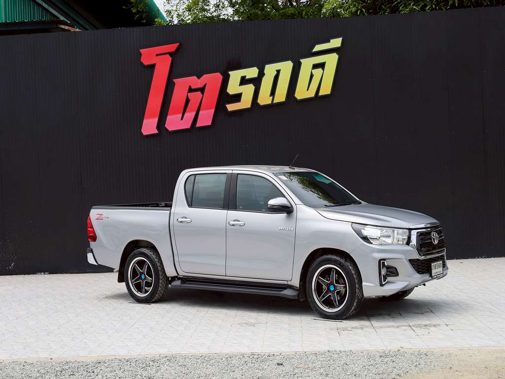 Toyota Revo สี่ประตูเตี้ย MT 2.4 E 2018 3กต 5900 กทม