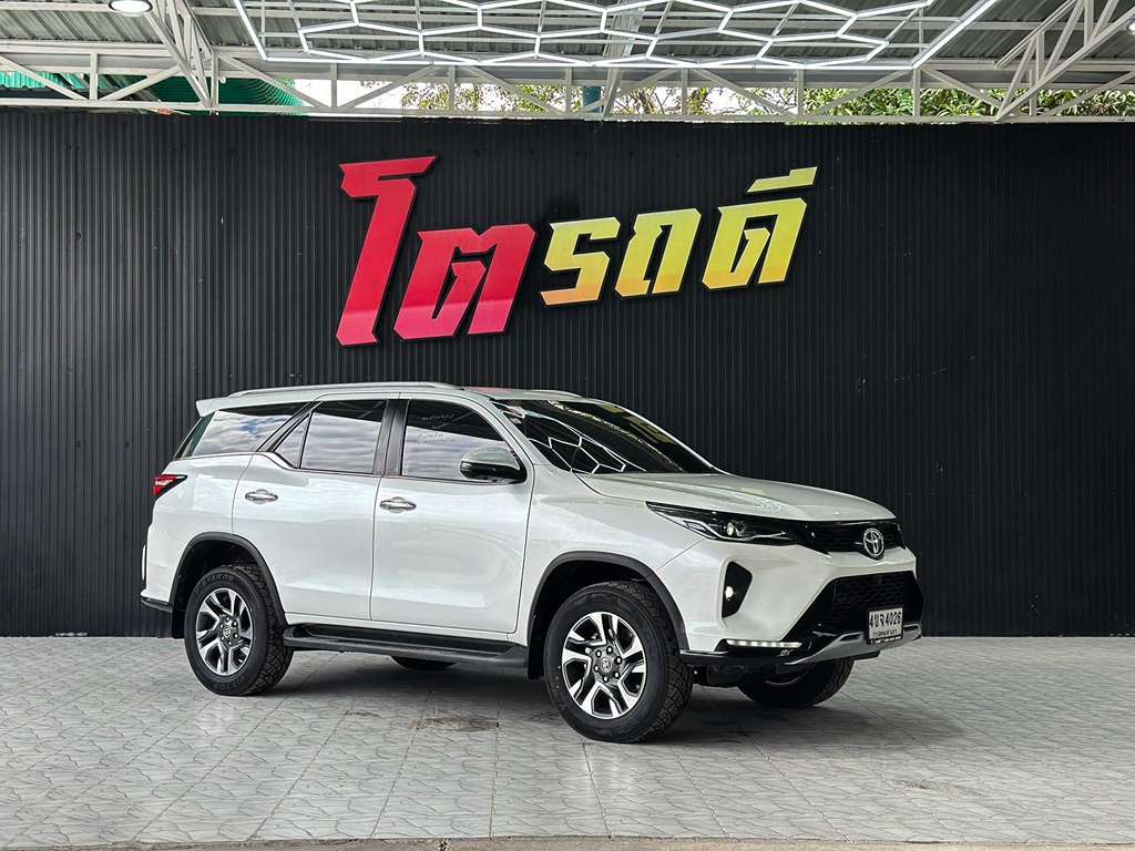 Toyota Fortuner AT 2.4 Leader 2022  4ขจ 4026