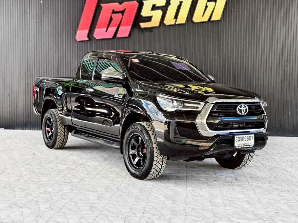 Toyota Revo แคปสูง AT 2.4 MID 2021 3ฒฒ 9657 กทม
