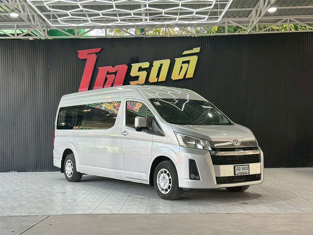 Toyota Commuter MT 2.8 2019 ทะเบียนรถ : ฮฮ 8602