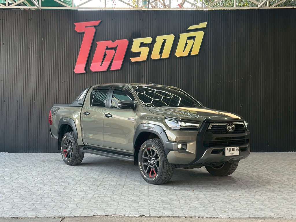 Toyota REVO D4 สูง AT 2.4 ROCCO 2020  จข 6486