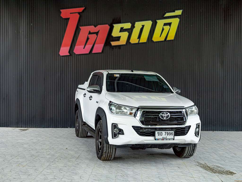 Toyota Revo สี่ประตูสูง AT 2.4 G 2016 ขอ 7996 ฃลบุรี