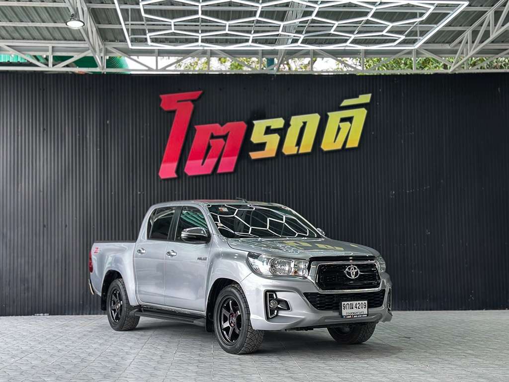 Toyota Revo สี่ประตูเตี้ย MT 2.4 E 2019 9กณ 4209