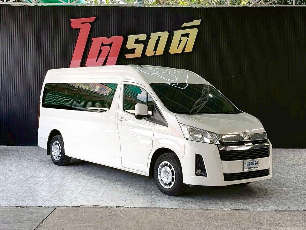 Toyota Commuter AT VIP 2.8 2023 ทะเบียนรถ 1นฉ 9694 (แต่ง VIP เต็ม)