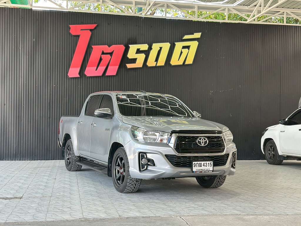 Toyota Revo สี่ประตูเตี้ย 2.4 E Z edition MT 2019 9กณ 4315
