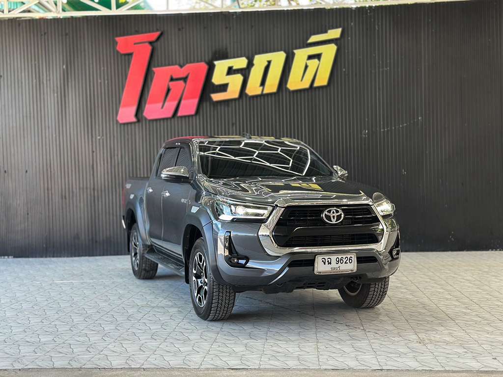 Toyota Revo สี่ประตูสูง AT 2.4 MID 2022 จฉ 9626